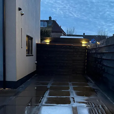 Dani Aan Zee - - Free Parking * Зандфорт