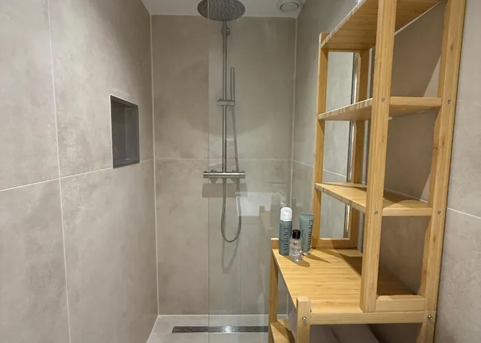 Dani Aan Zee - - Free Parking