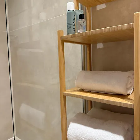 Dani Aan Zee - - Free Parking