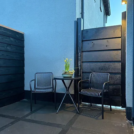 Apartment Dani Aan Zee - - Free Parking Zandvoort