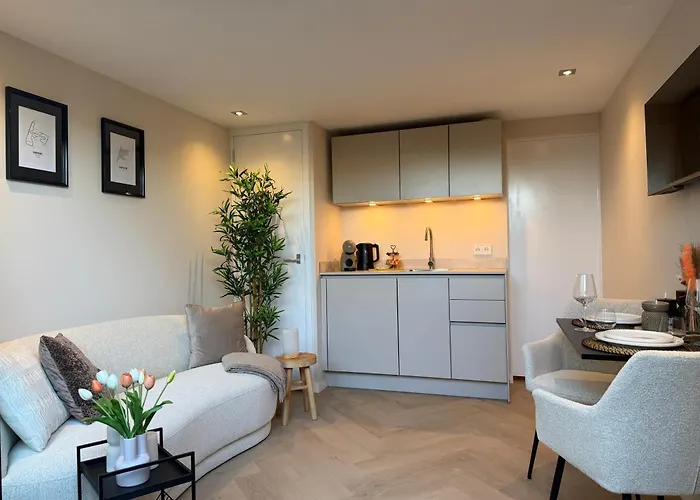 Dani Aan Zee - - Free Parking Apartment *