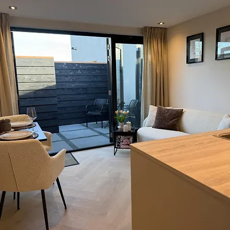 Dani Aan Zee - - Free Parking Zandvoort