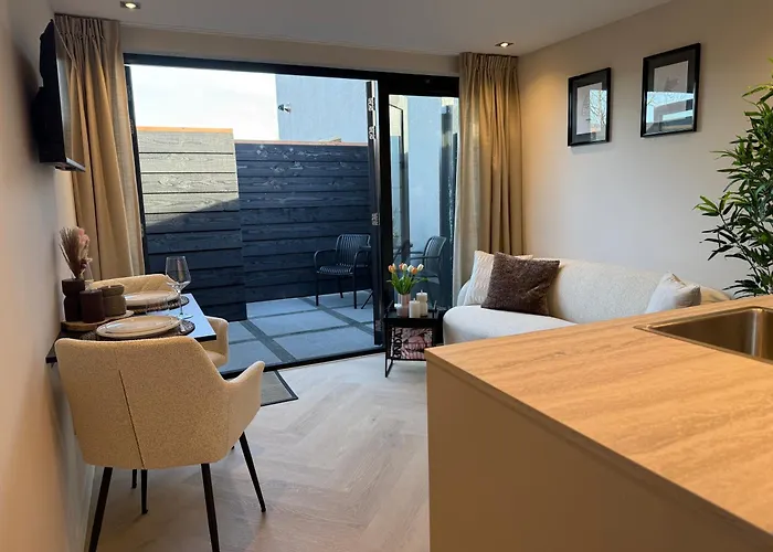 Dani Aan Zee - - Free Parking Zandvoort